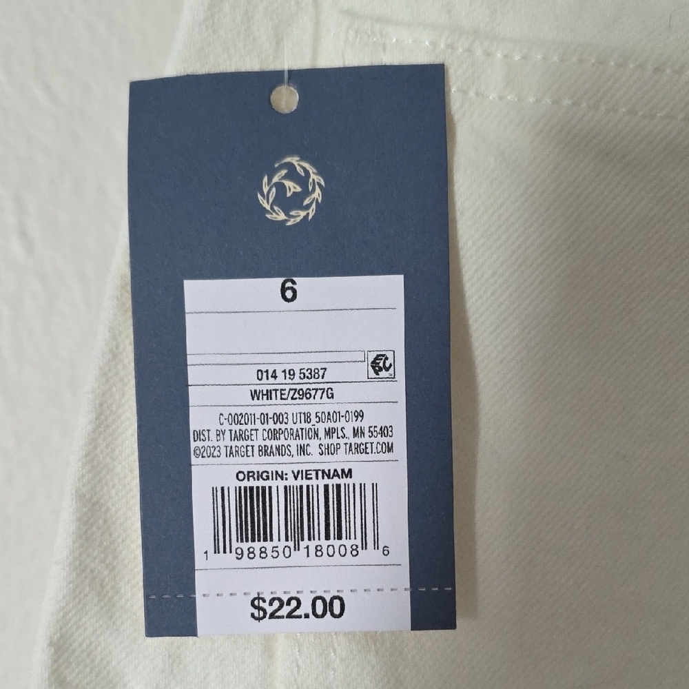 Universal Thread Off-White Jean Shorts - Picture 2 of 3